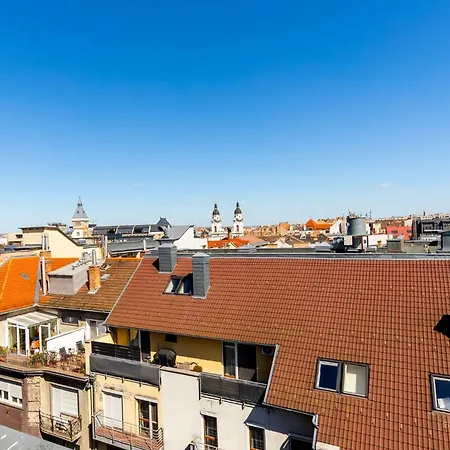 Prime - Floor 1-bedroom With Balcony Lejlighed *