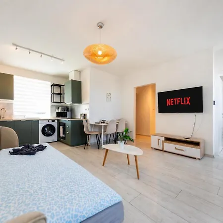 Prime - Floor 1-bedroom With Balcony *