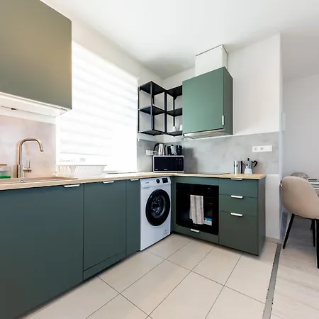 Prime - Floor 1-bedroom With Balcony Apartmán *