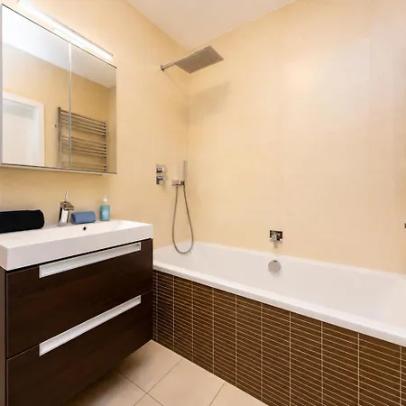 Prime - Floor 1-bedroom With Balcony