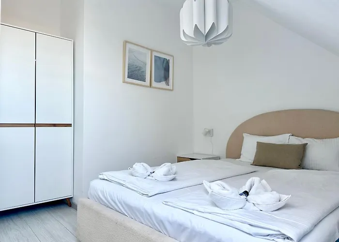 Prime - Floor 1-bedroom With Balcony *