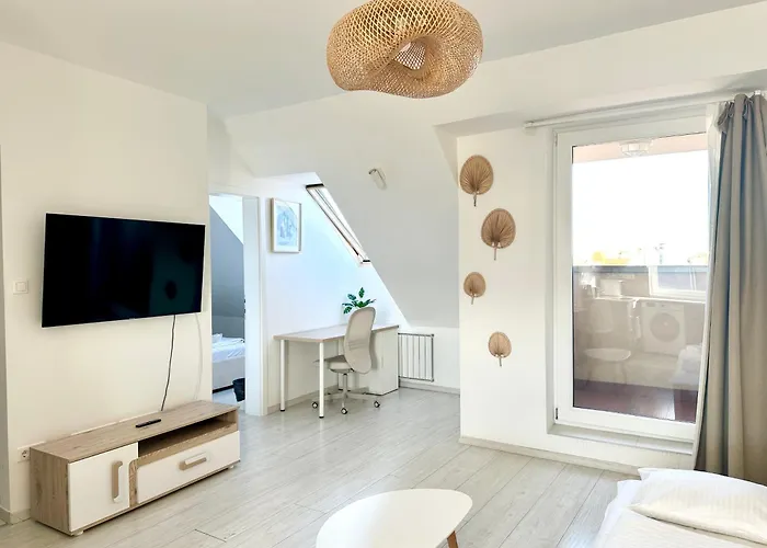 Prime - Floor 1-bedroom With Balcony Apartament Budapesta